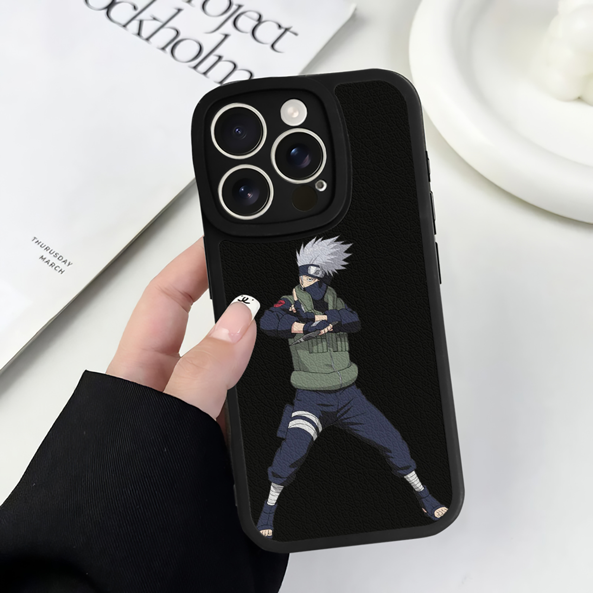 （画像用） NARUTO -ナルト- はたけ カカシ Hatake Kakashi 【iPhone 16シリーズ対応】シリコンスマホケース（レザー調） 材質：シリコン